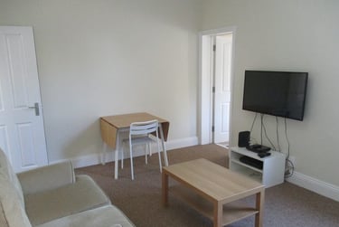5 bed house, Courtenay Street, Francis Close Hall, Cheltenham, GL504LR - Image 2